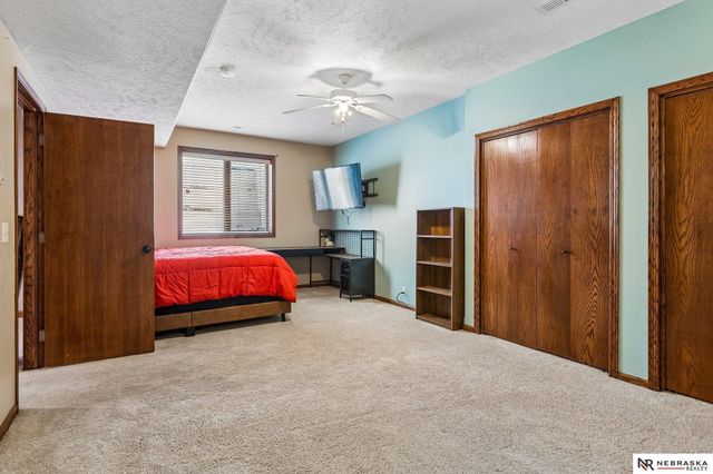 7513 S 95th Street, La Vista, NE 68128