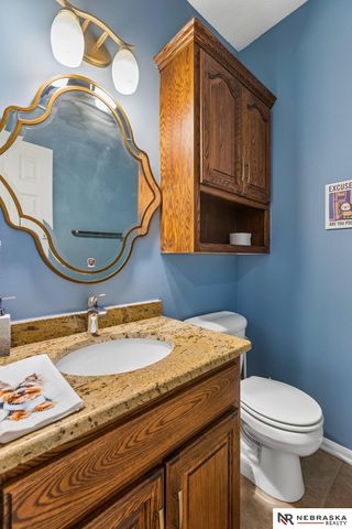 7513 S 95th Street, La Vista, NE 68128