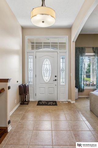7513 S 95th Street, La Vista, NE 68128
