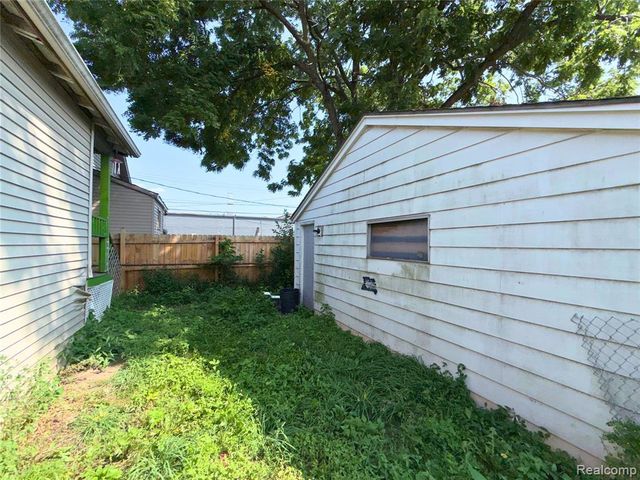 13 Ridge Street, Ecorse, MI 48229