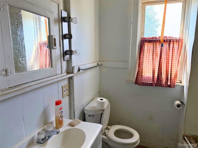 13 Ridge Street, Ecorse, MI 48229