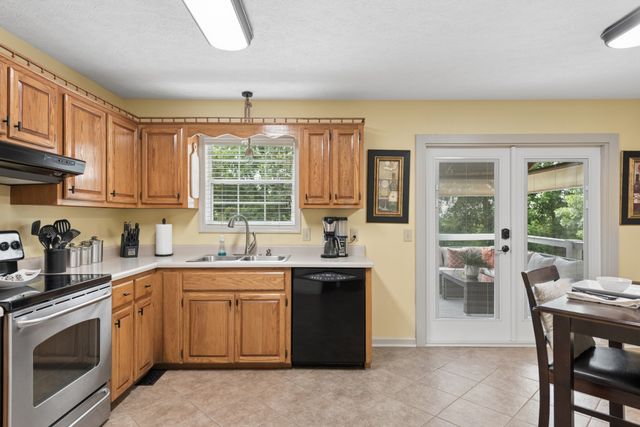 809 Hillside Dr, Springfield, TN 37172