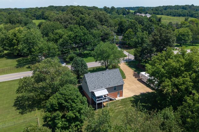 809 Hillside Dr, Springfield, TN 37172