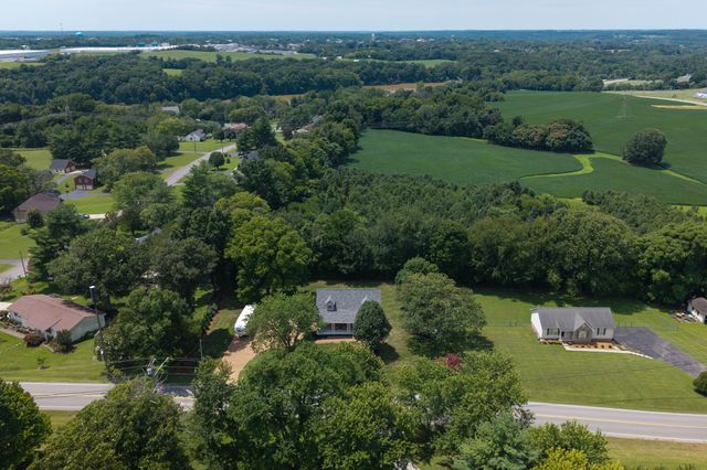 809 Hillside Dr, Springfield, TN 37172