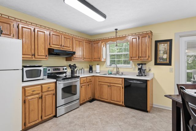 809 Hillside Dr, Springfield, TN 37172