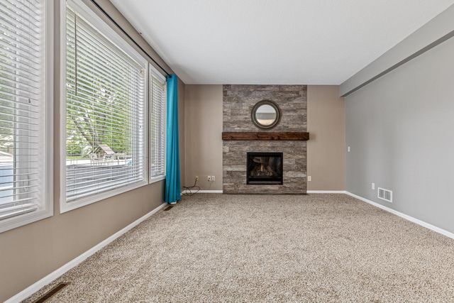18194 87th Avenue N, Maple Grove, MN 55311