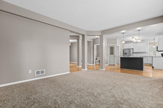 18194 87th Avenue N, Maple Grove, MN 55311