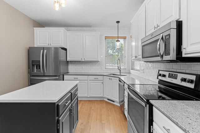 18194 87th Avenue N, Maple Grove, MN 55311
