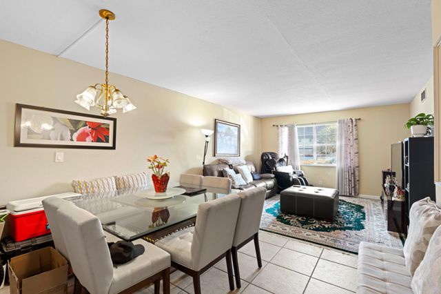 475 SE 8th Street 119, Deerfield Beach, FL 33441