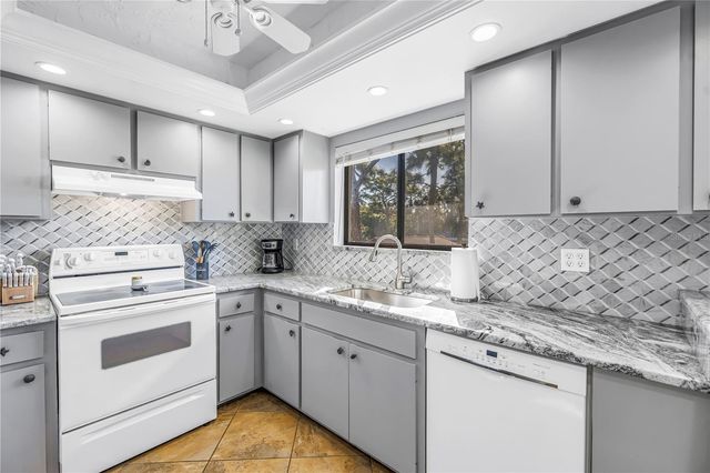 3500 EL CONQUISTADOR PARKWAY 108, Bradenton, FL 34210