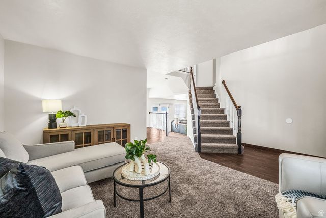 6665 S DALE PARK CIR, West Jordan, UT 84084