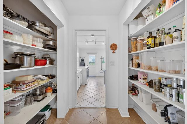 33225 LAKESHORE DRIVE, Tavares, FL 32778