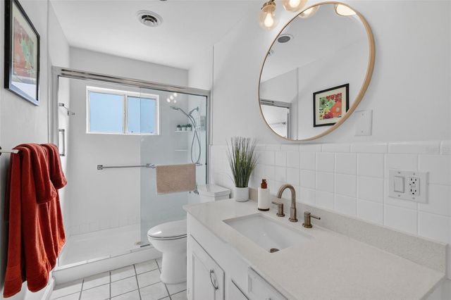 33225 LAKESHORE DRIVE, Tavares, FL 32778