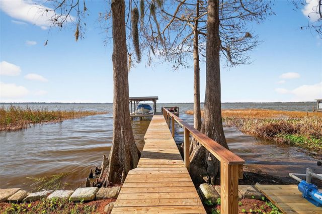 33225 LAKESHORE DRIVE, Tavares, FL 32778