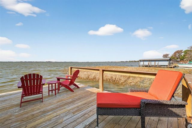 33225 LAKESHORE DRIVE, Tavares, FL 32778