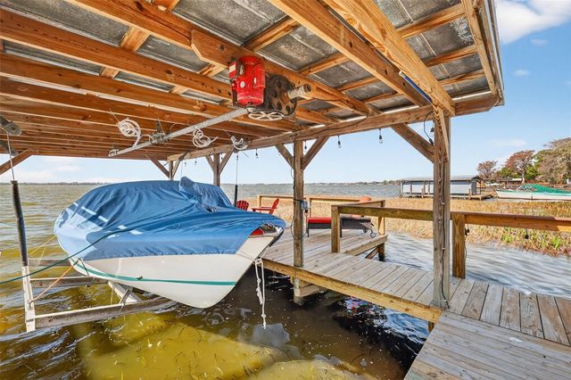 33225 LAKESHORE DRIVE, Tavares, FL 32778