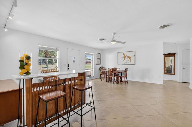 33225 LAKESHORE DRIVE, Tavares, FL 32778