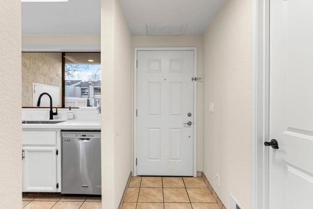 260 W Dunne Avenue 20, Morgan Hill, CA 95037