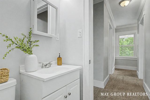 143 Burr Oak Street, Grand Rapids, MI 49505
