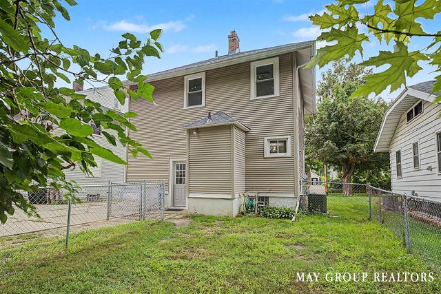 143 Burr Oak Street, Grand Rapids, MI 49505