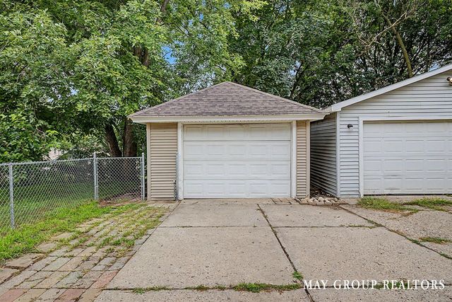 143 Burr Oak Street, Grand Rapids, MI 49505