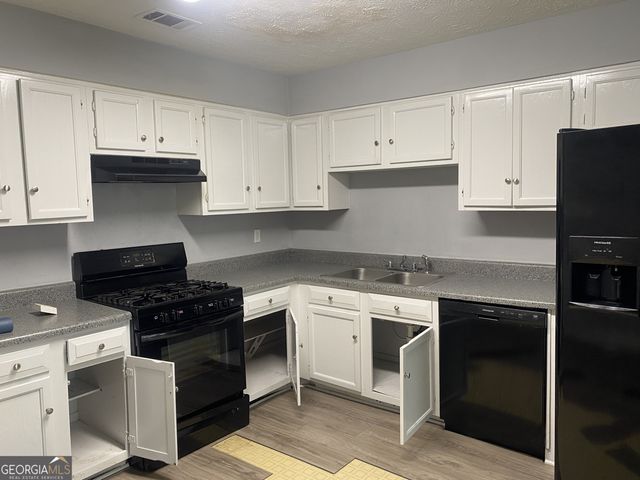 1865 Red Rose Lane, Loganville, GA 30052