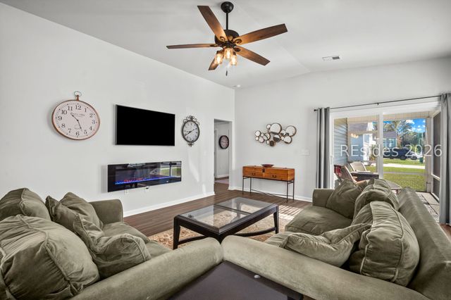 45 Cedarwood St, Beaufort, SC 29906