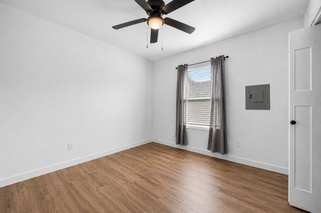 1543 Garza Avenue, Dallas, TX 75216