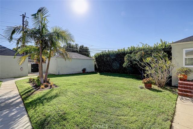 1428 Ocean Park, Santa Monica, CA 90405