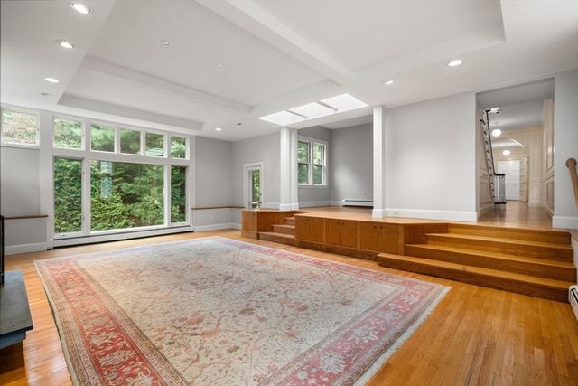 17 Longfellow Road, Wellesley, MA 02481