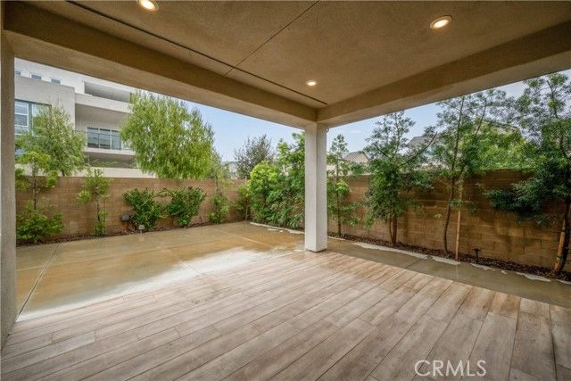 229 Chorus, Irvine, CA 92618