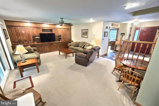 716 ASH DR, Hanover, PA 17331