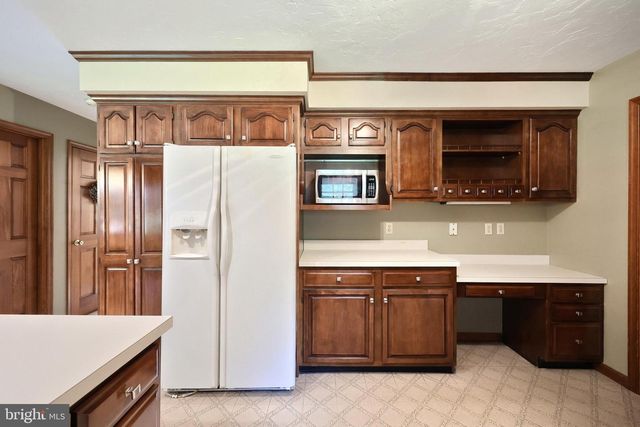 716 ASH DR, Hanover, PA 17331