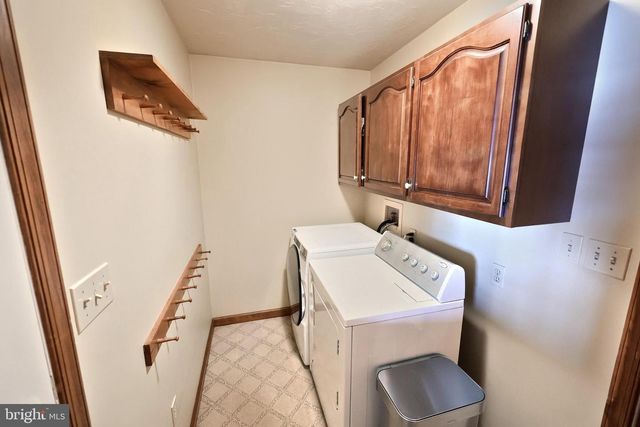 716 ASH DR, Hanover, PA 17331