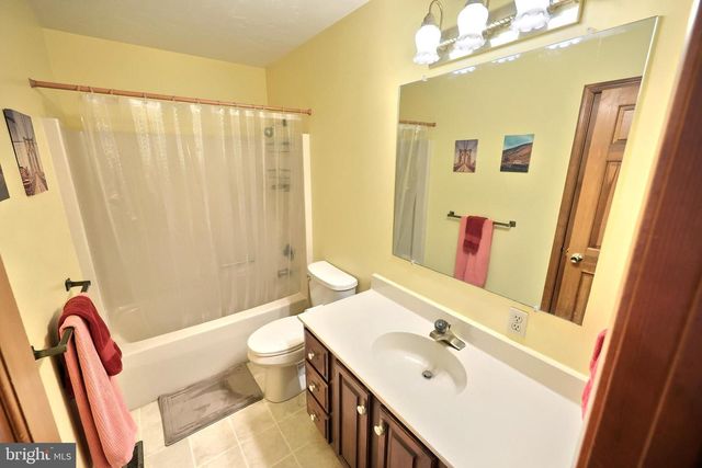 716 ASH DR, Hanover, PA 17331