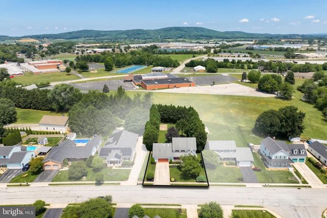 716 ASH DR, Hanover, PA 17331