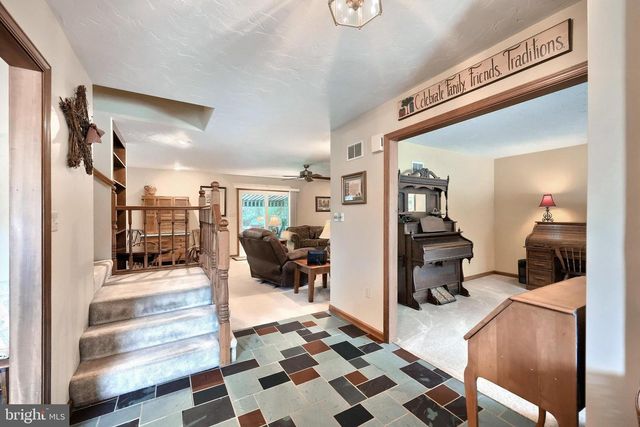 716 ASH DR, Hanover, PA 17331