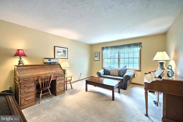 716 ASH DR, Hanover, PA 17331