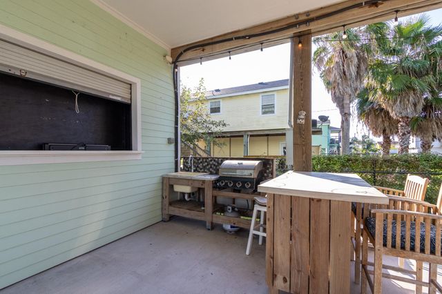 4030 Panola Drive, Galveston, TX 77554