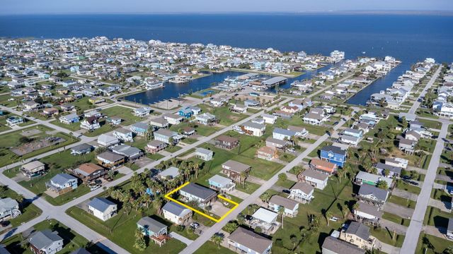 4030 Panola Drive, Galveston, TX 77554
