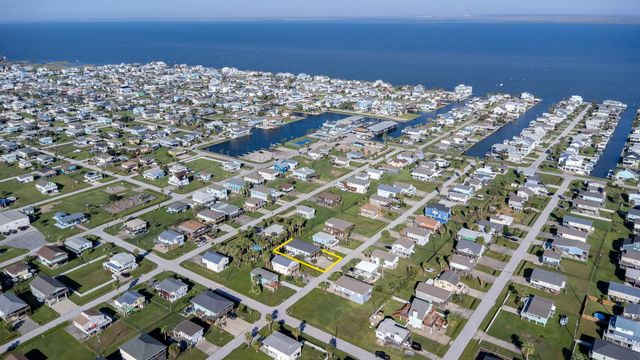 4030 Panola Drive, Galveston, TX 77554