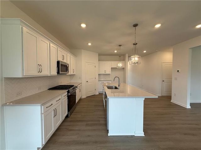 5449 Hargrove Way, Flowery Branch, GA 30542