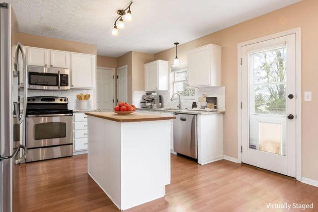 908 Portlock Drive, Columbus, OH 43228