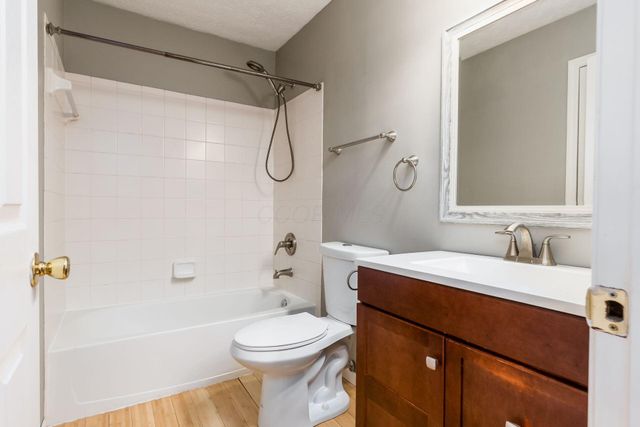 908 Portlock Drive, Columbus, OH 43228