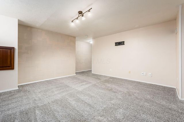 908 Portlock Drive, Columbus, OH 43228