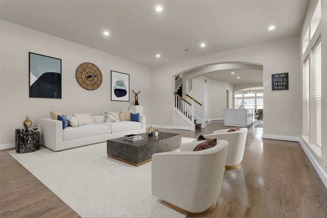 2407 Knight Street, Dallas, TX 75219