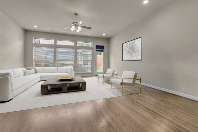 2407 Knight Street, Dallas, TX 75219