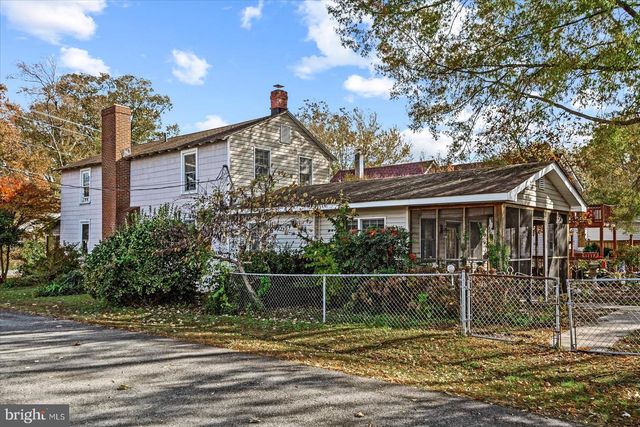 301 BANCROFT AVE, Colonial Beach, VA 22443