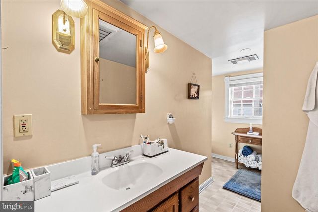 301 BANCROFT AVE, Colonial Beach, VA 22443