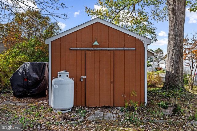 301 BANCROFT AVE, Colonial Beach, VA 22443